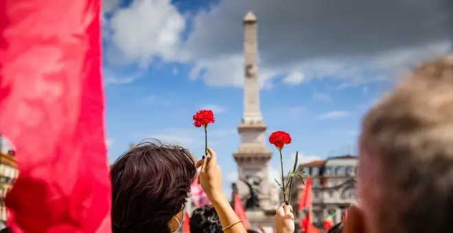 Muere Celeste, la mujer que dio nombre a la Revolución de los Claveles en Portugal