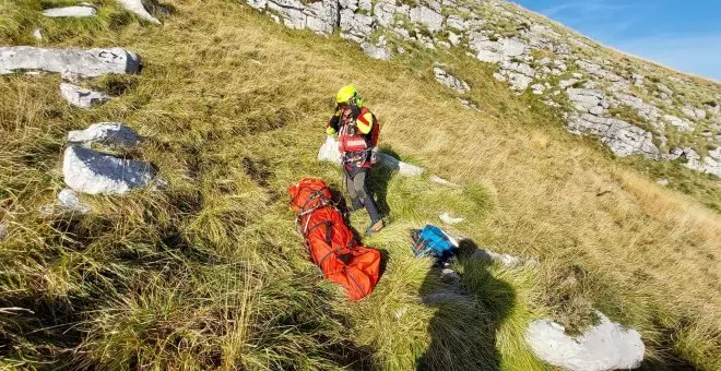 Evacuada en helicóptero una senderista tras fracturarse un tobillo en San Roque de Riomiera