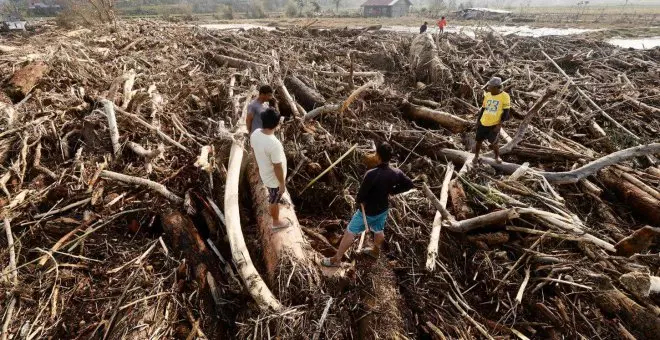 Filipinas eleva a la categoría de supertifón a Man-yi y evacúa a más de 650.000 personas