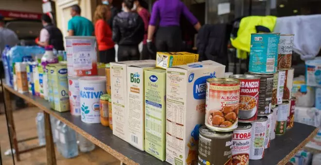 El primer transporte con las donaciones de los cántabros sale este martes hacia Valencia