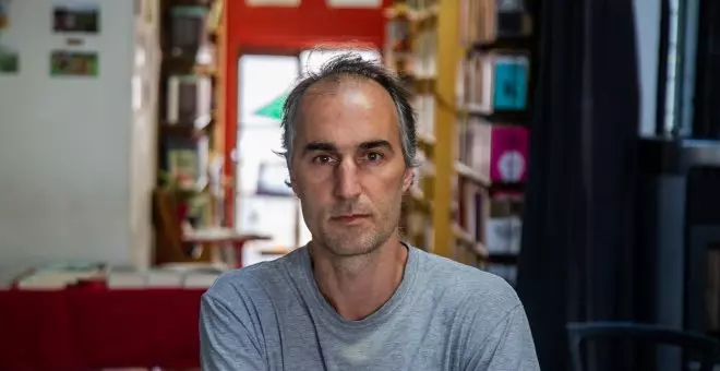 "La literatura siempre es política, pero no creo que el libro más radical sea necesariamente el más contundente"