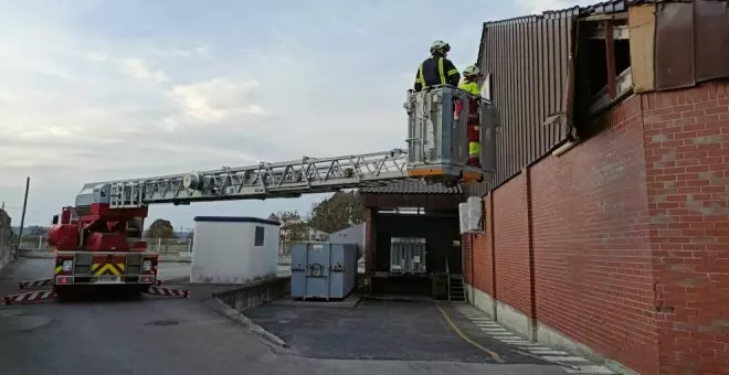 El viento deja una treintena de incidencias, la mayoría por caída de objetos y cortes de electricidad