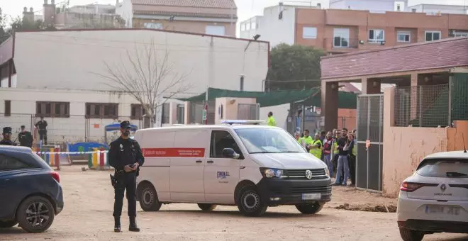 Vecinos de Massanassa critican haber recibido autorización para volver a sus casas pese al mal estado del edificio