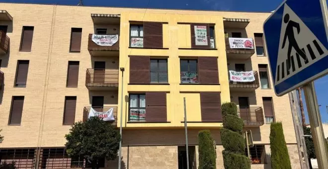 La presión social frena un macrodesahucio de un edificio de la Sareb en Tarragona