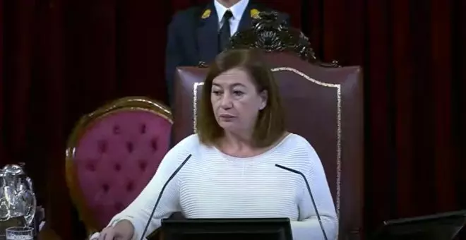 Armengol advierte a Vox que no admitirá el enaltecimiento del franquismo en el Congreso y retira las palabras de Mariscal