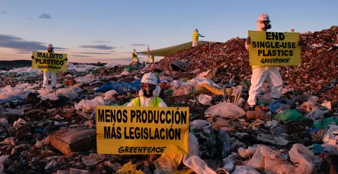 La semana en que se evidenció el fracaso del reciclaje de plástico en España: "Nos llevan mintiendo todo este tiempo"