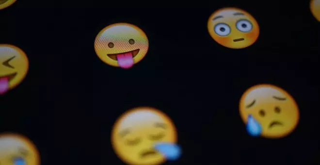 X pondrá un 'emoji' para diferenciar a las cuentas parodia